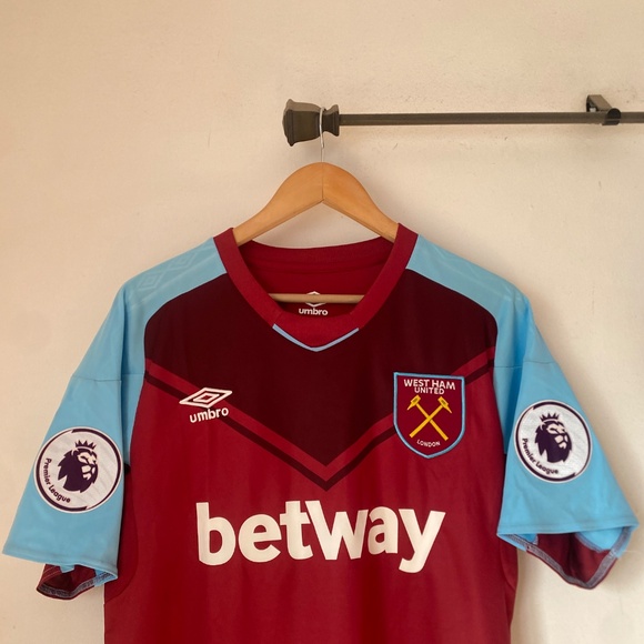Umbro L West Ham United 2017/18 Chicharito 17 Jersey - Picture 4 of 12